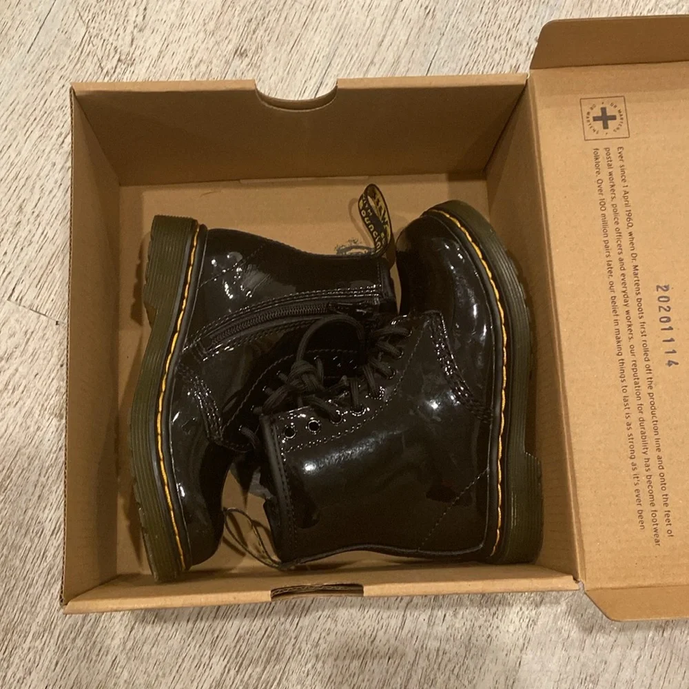 Dr. Martens Kids Black Patent Leather Lace-Up Boots